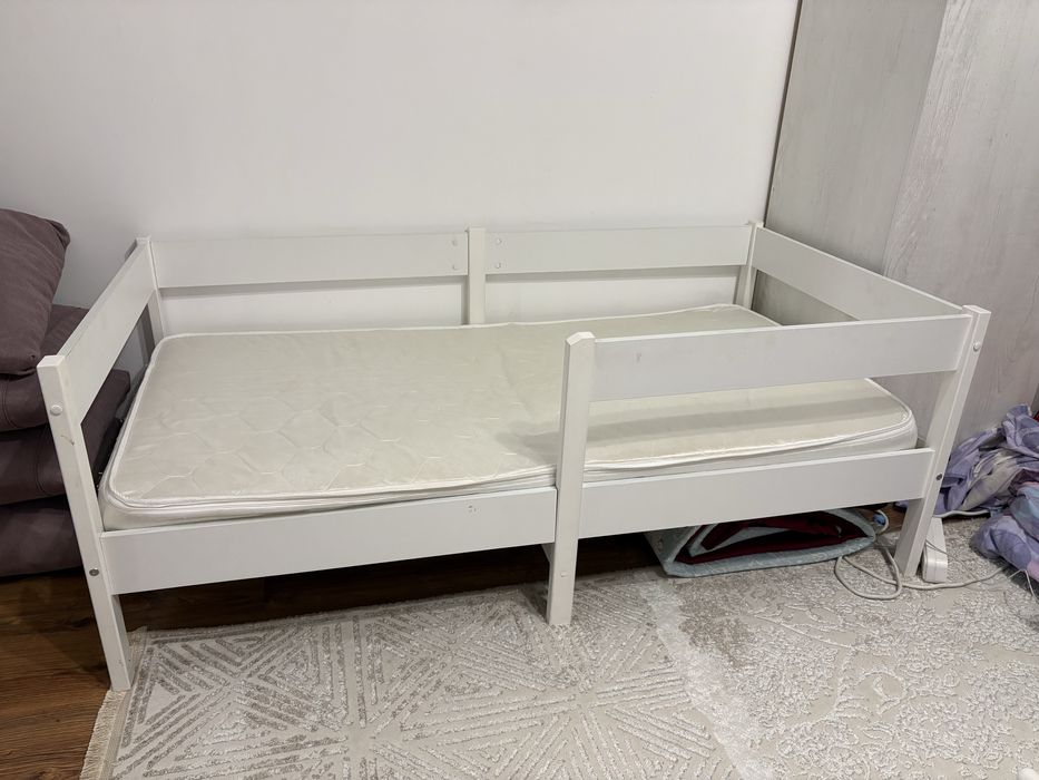 Продам детскую кровать 15.000