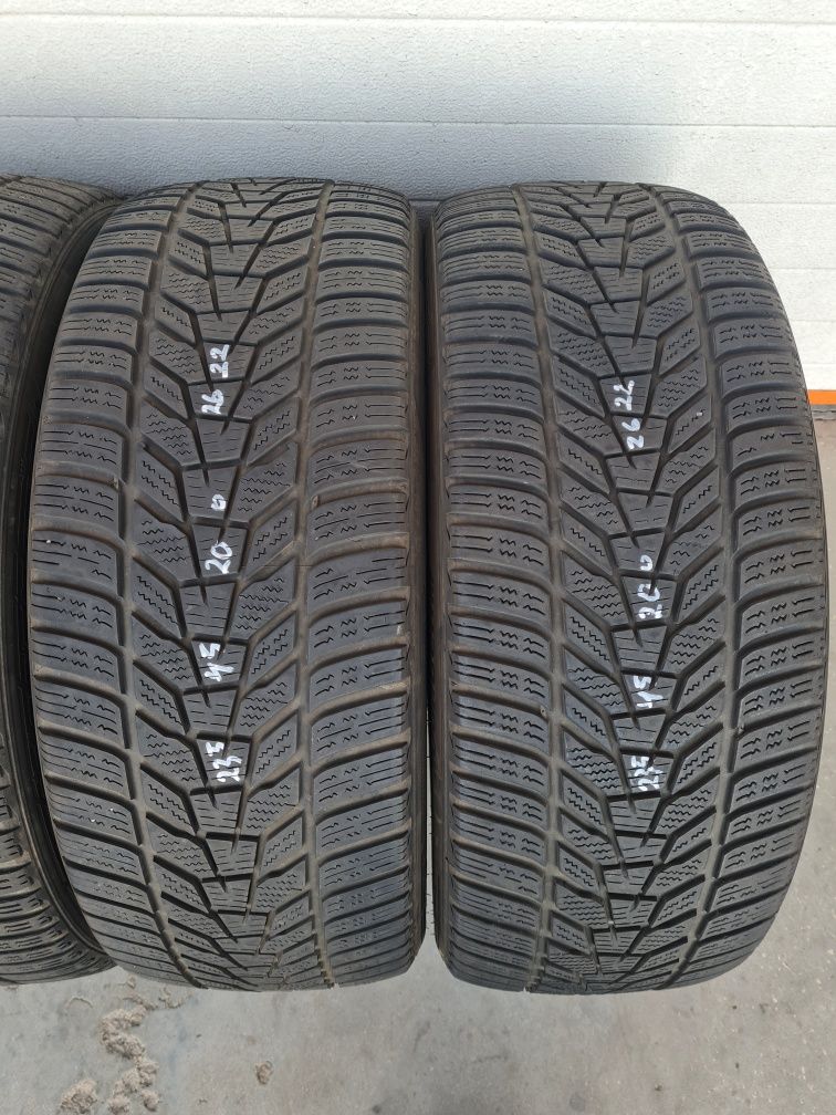 Зимни гуми 4 броя HANKOOK Winter IceptEvo3x 235 45 R20 дот 2622