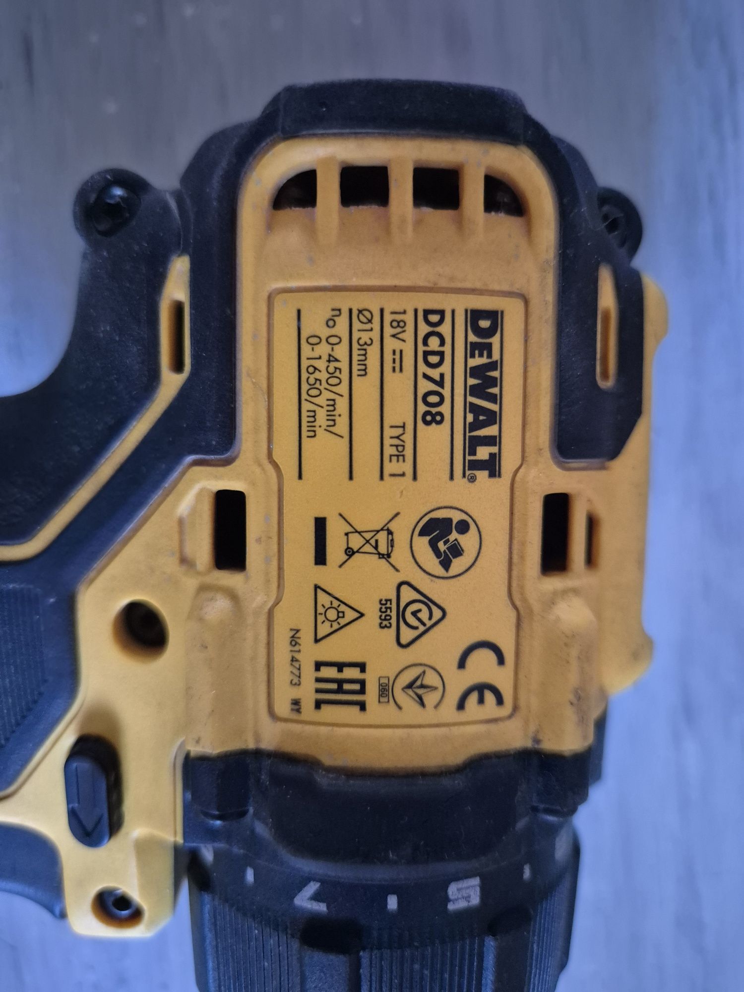 Аккумуляторный шуруповерт Dewalt DCD708N