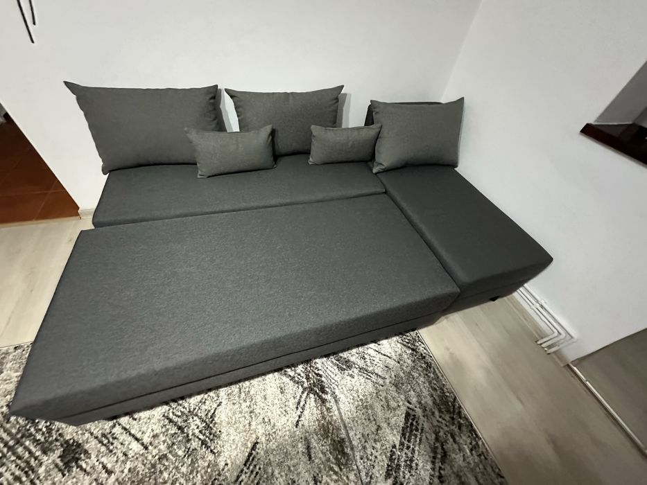 Canapea extensibilă gri – nouă, în stare excelentă – 1300 RON