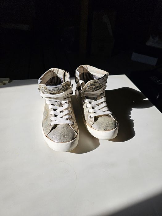 Vând adidas Pepe Jeans