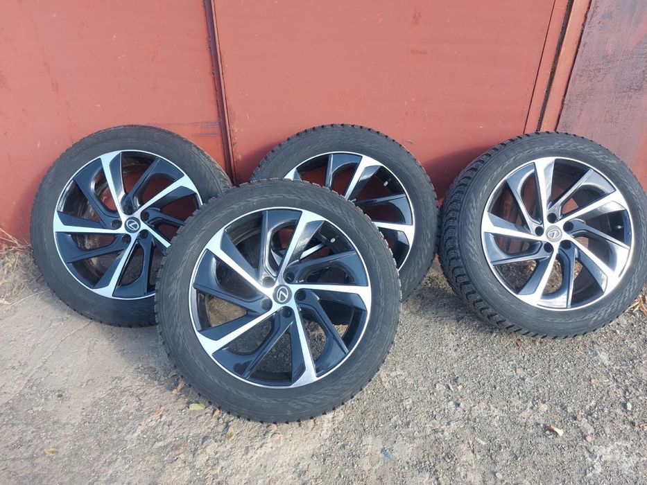 Продам шины и диски от LEXUS RX