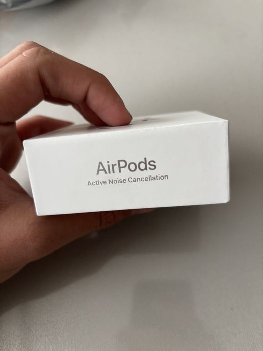 Airpods 4 cu Anulare Zgomot