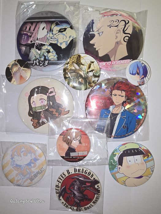 Значки с персонажами аниме