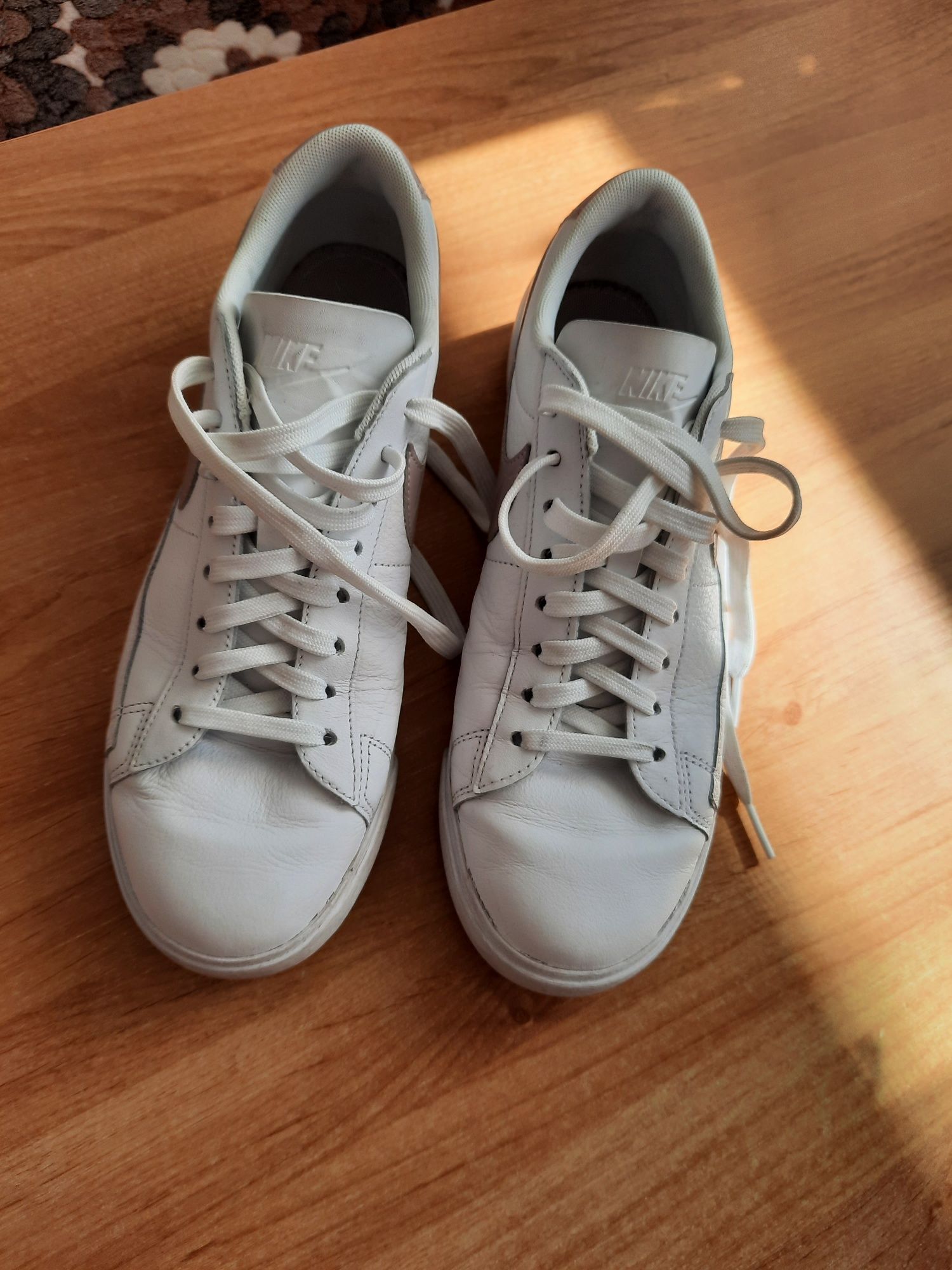 Дамски кецове Nike