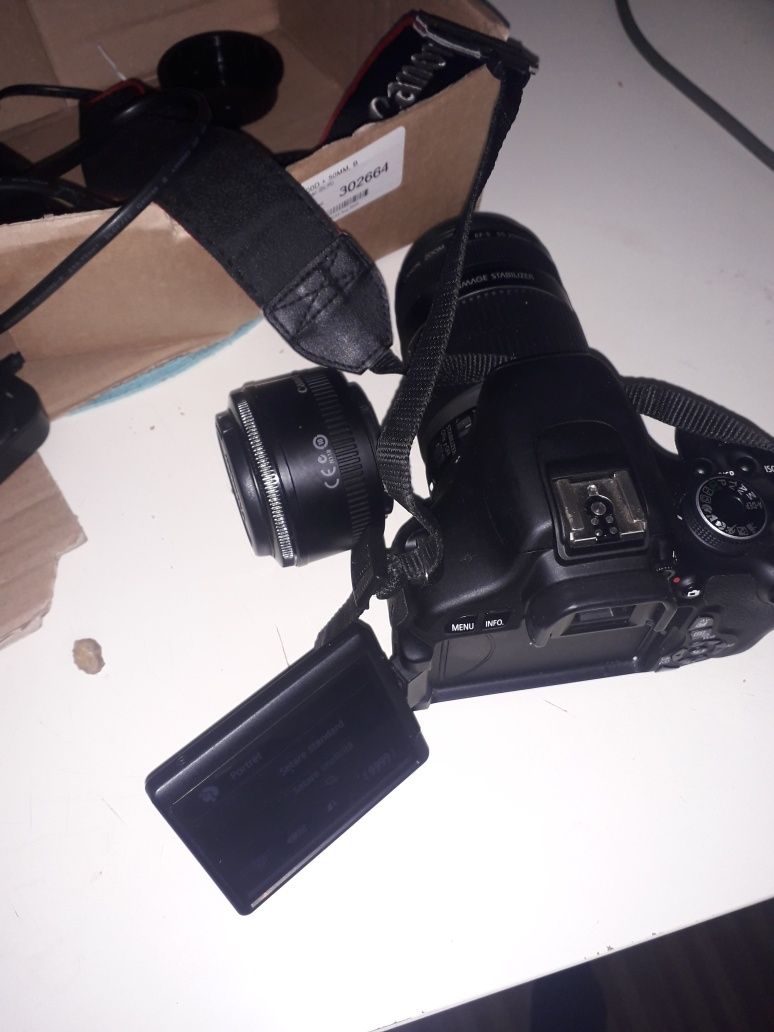 Canon eos rebel x3 2 lentile plus baterie si încărcător daca poti wapp