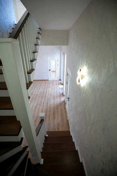 СРОЧНО ПРОДАЮ ЕВРО ДОМ в Янгихает р-н, Бинокор, 7 минут от Куйлюка