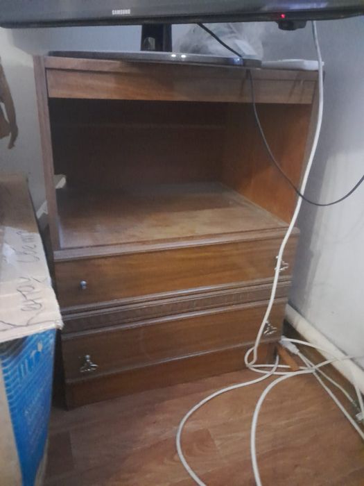 Тумбочка прикроватная