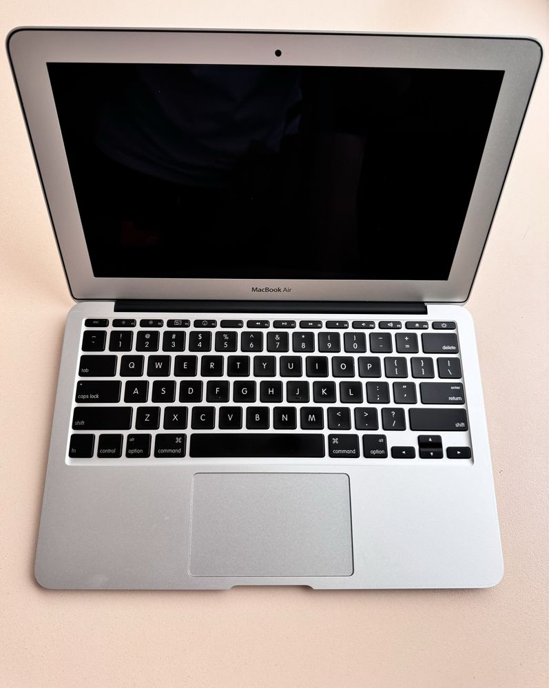 MacBook Air 11 inch Mid 2011