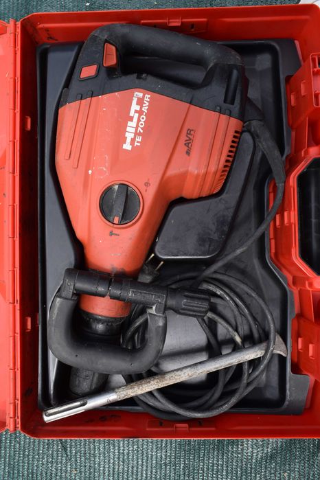 Demolator HILTI TE 700-AVR fabric. 2023