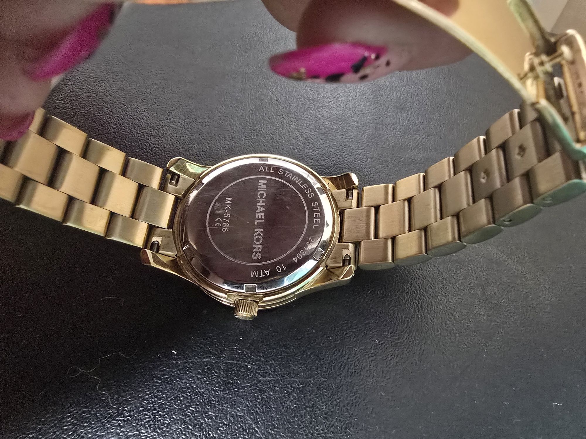 Часовник Michael Kors