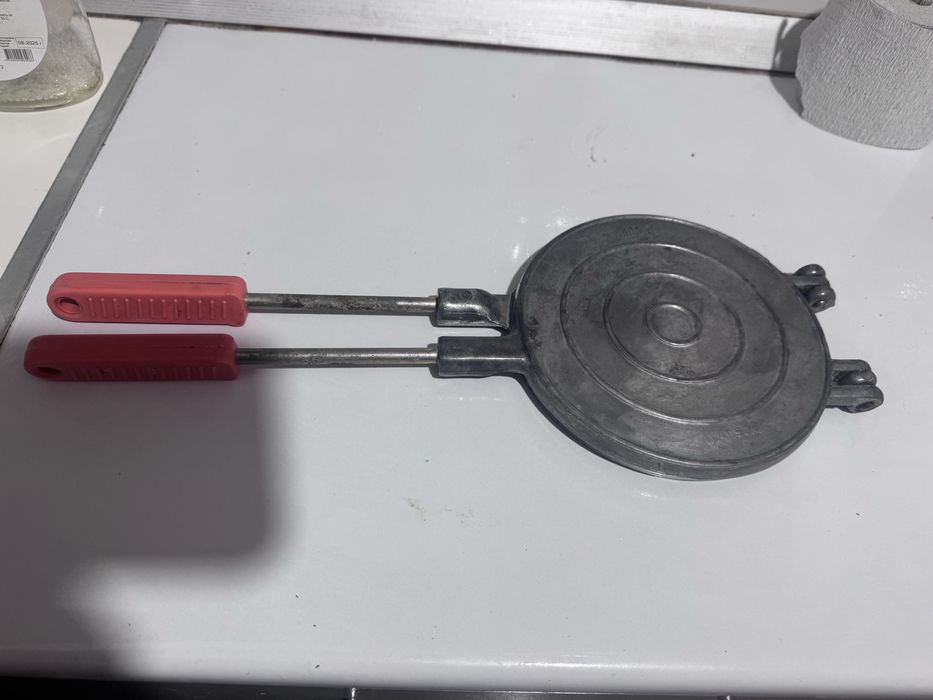 Вафельница чугунное