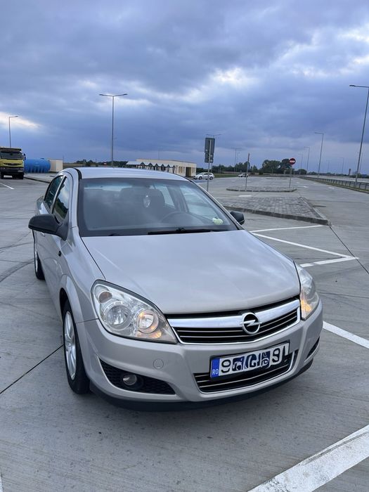 Vând Opel Astra H