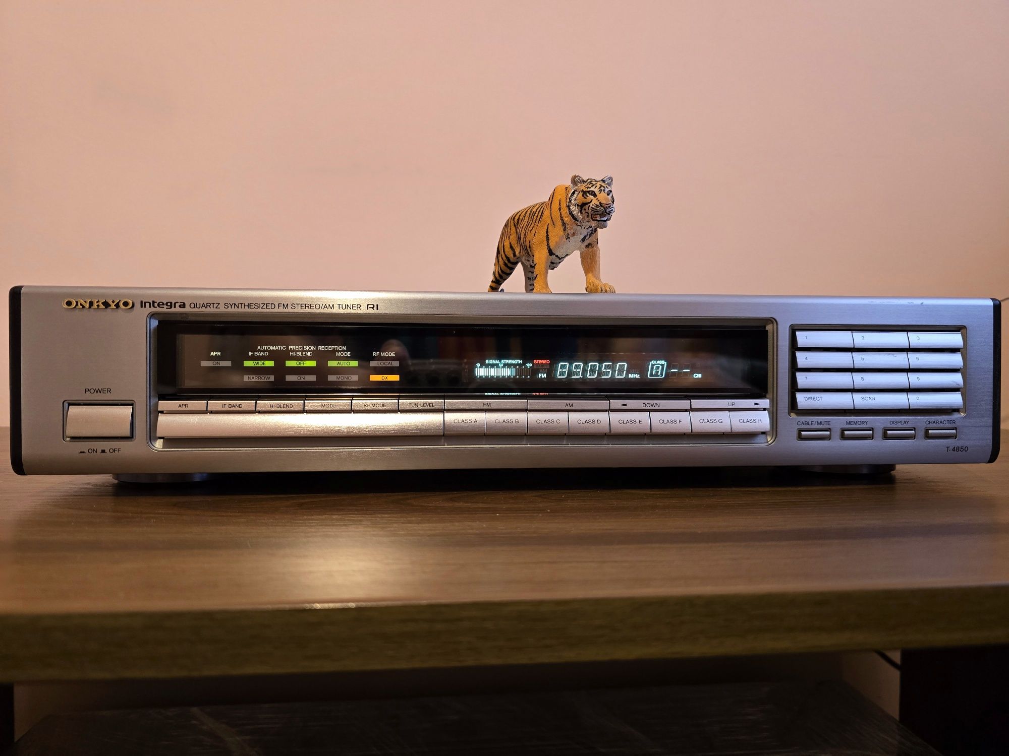 Onkyo Integra T-4850. Tuner premium. Cap serie. Ca nou. Preț fix !