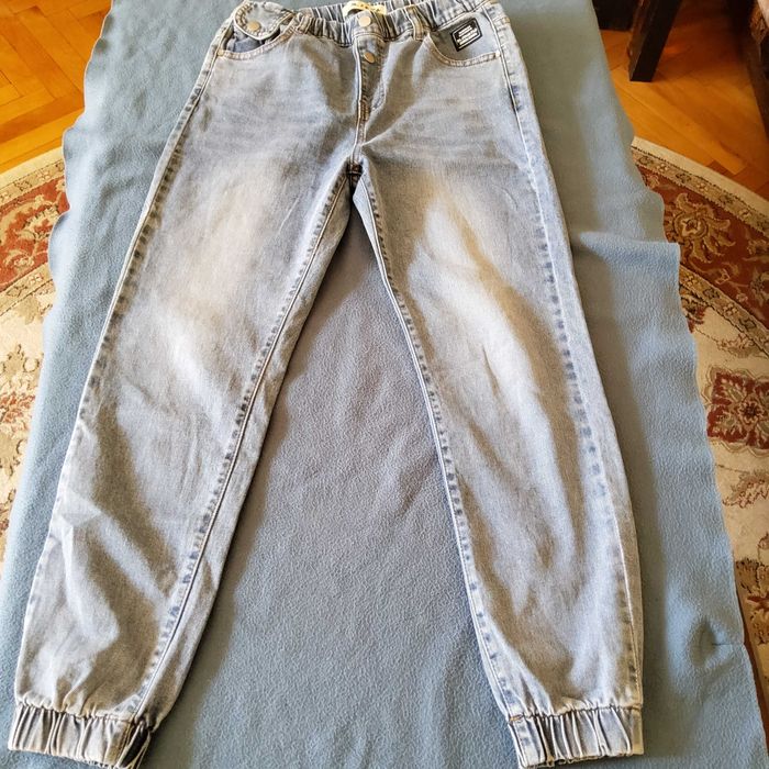 Продавам дамски дънки и дънкови гащеризони