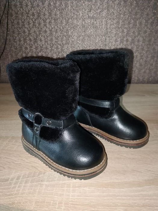 Новые сапожки, 26размера. Цена 6000. Геолокация - 8 мкрн.