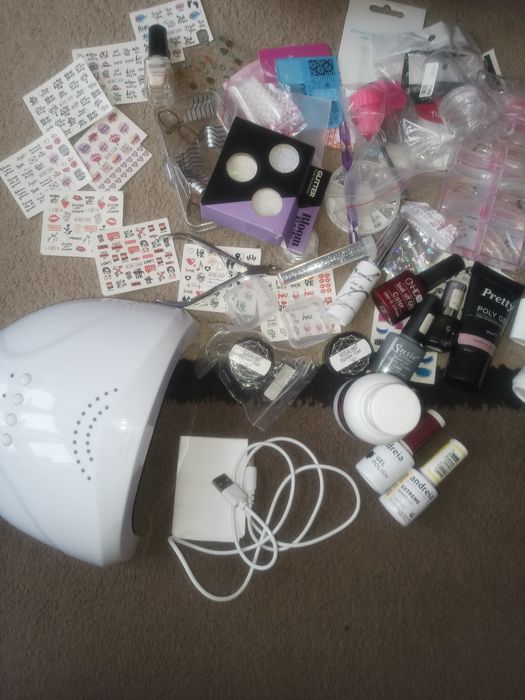 Ув и лед лампа за маникюр