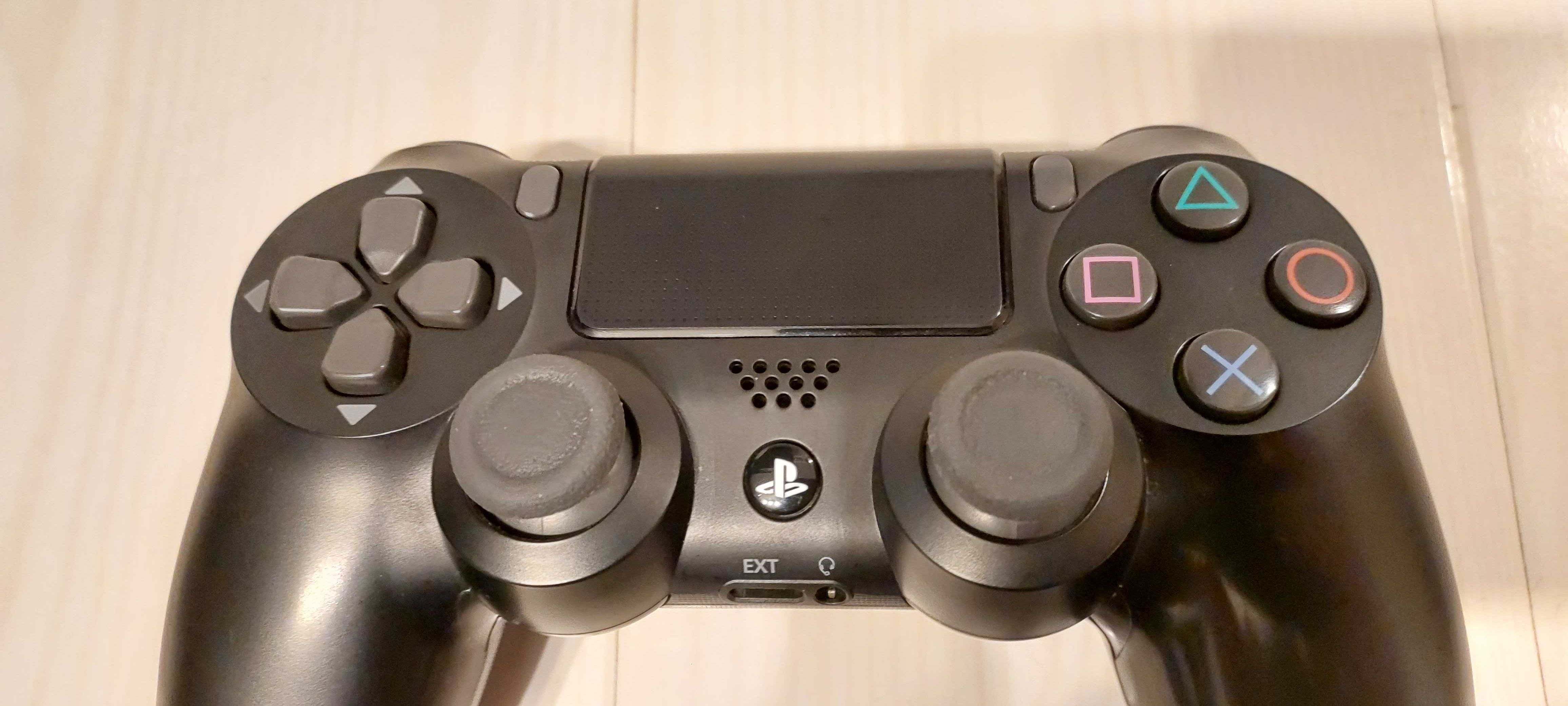 Playstation 4 Slim, 2 controller-e, 4 jocuri, la cutie, ca nou