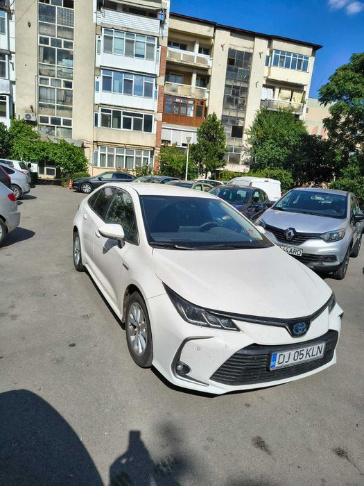 Corolla sedan hybrid in garantie- 18500 euro