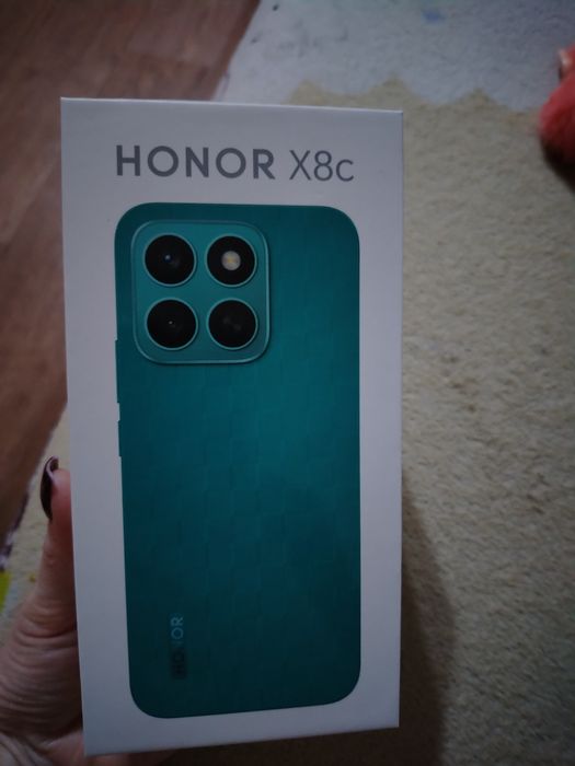 Продам телефон почти новый Honor x8c