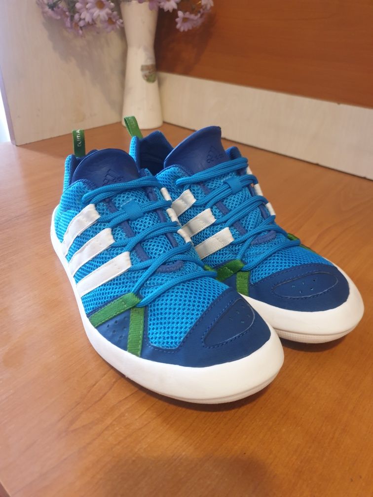 Adidasi adidas 41 in stare perfecta