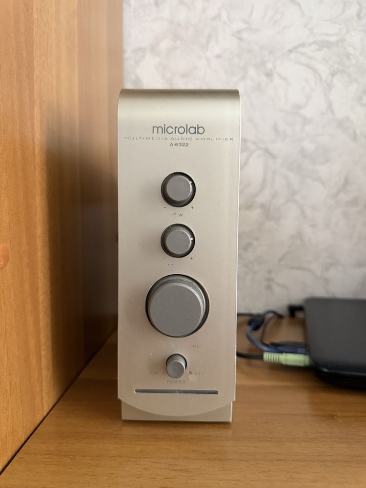 СРОЧНО!! Продам акустическую систему Microlab 2.1