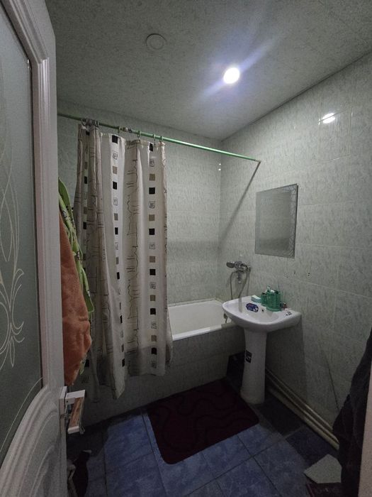 Продаётся 4 комнатная квартира