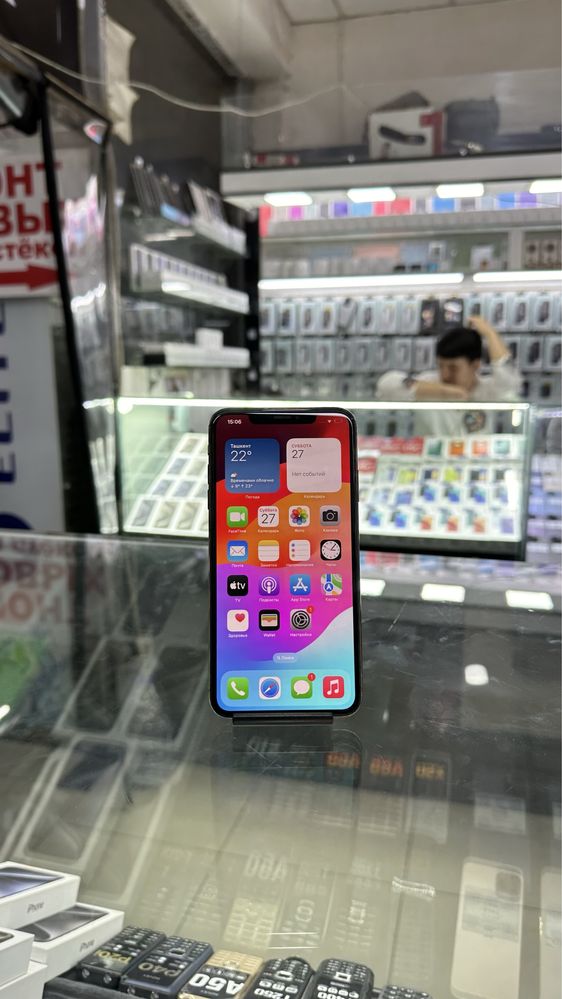 Продаются Iphone XS MAKS йомкость 79% регион LL/A