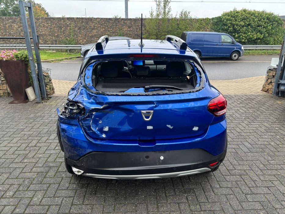 Vând Dacia Sandero avariat stepway 3 an 2021 motor 1.0 TCE  65997 km