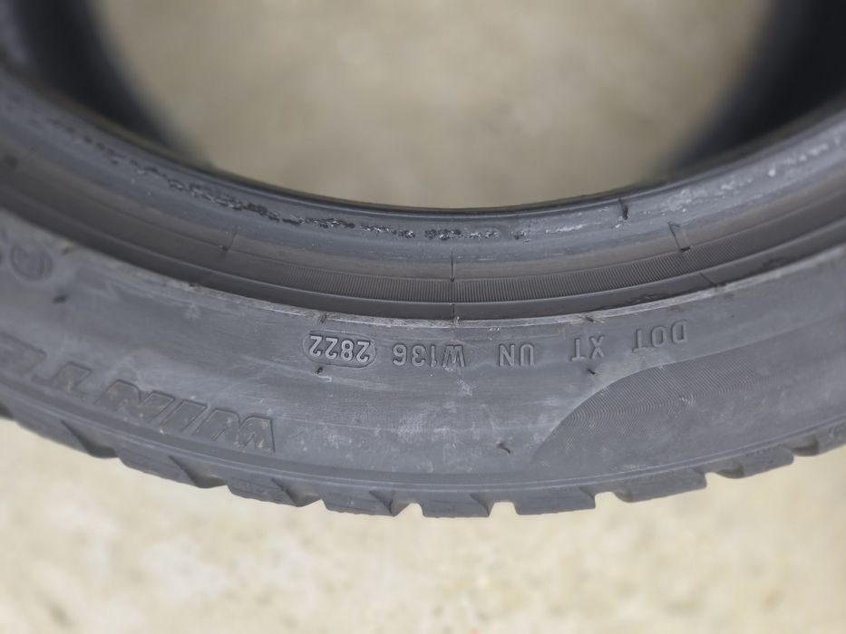 Set Anvelope Iarna Pirelli Sottozero 3 / 245 45 18 / 275 40 18 /