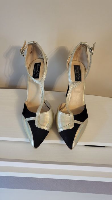 Pantofi piele naturala, mărimea 40, cu toc 9 cm, negru cu auriu, femei