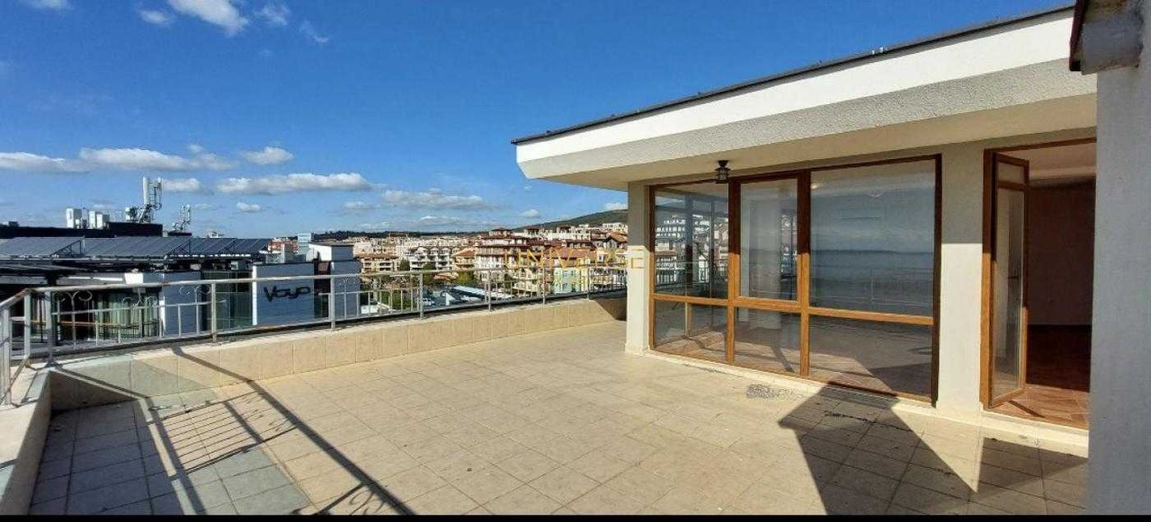 Продава се Тристаен апартамент в Свети Влас - 247 кв.м за 1008 €/кв.м - Снимка #8