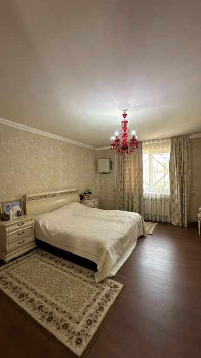 Благоустроенный 2-х этажный дом в микрорайоне "САМАЛ-1".