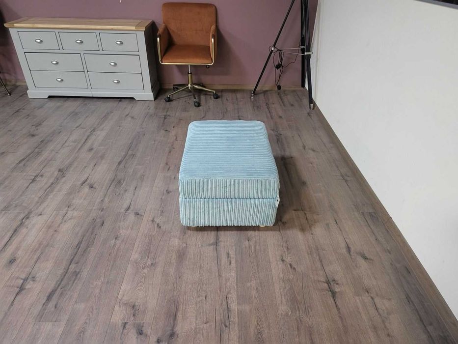 Синя табуретка от плат с функция ракла