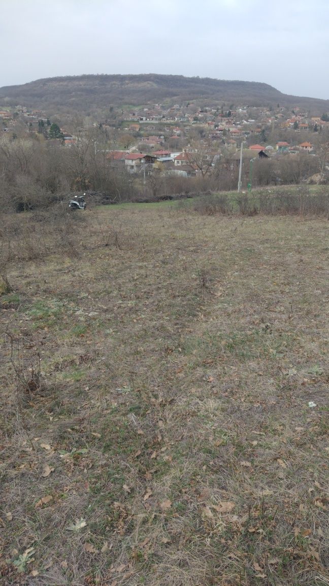 Продавам  парцел в село Долище