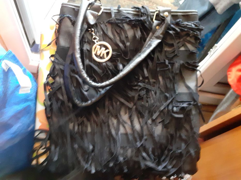 genti  aduse din italia, unele noi nepurtate de firma