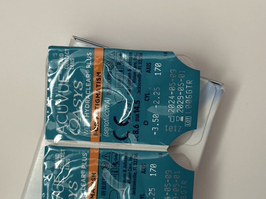 Контактни лещи за астигматизъм Acuvue Oasys