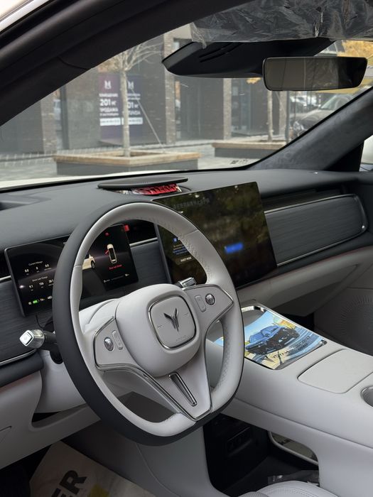 Voyah Courage, 3 года гарантии офицеальный дилер