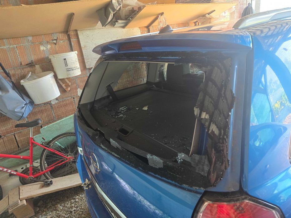 Opel Zafira Opc 2.0 turbo benzina (necesită haion nou)
