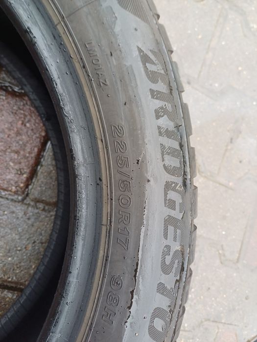 Anvelope de iarna Bridgestone 225/50/17