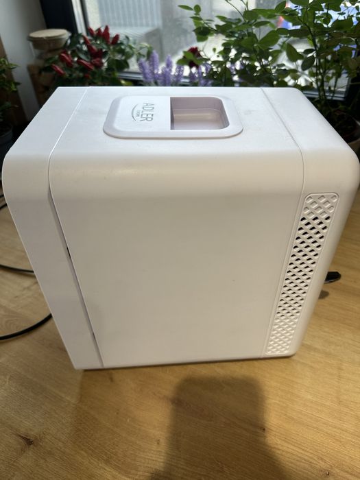 Frigider portabil cu racire si incalzire