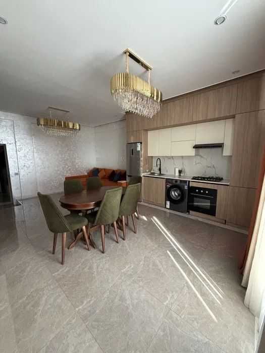 Шахристанская 3\10\10, 130м2 Новостройка кирпичный продаётся