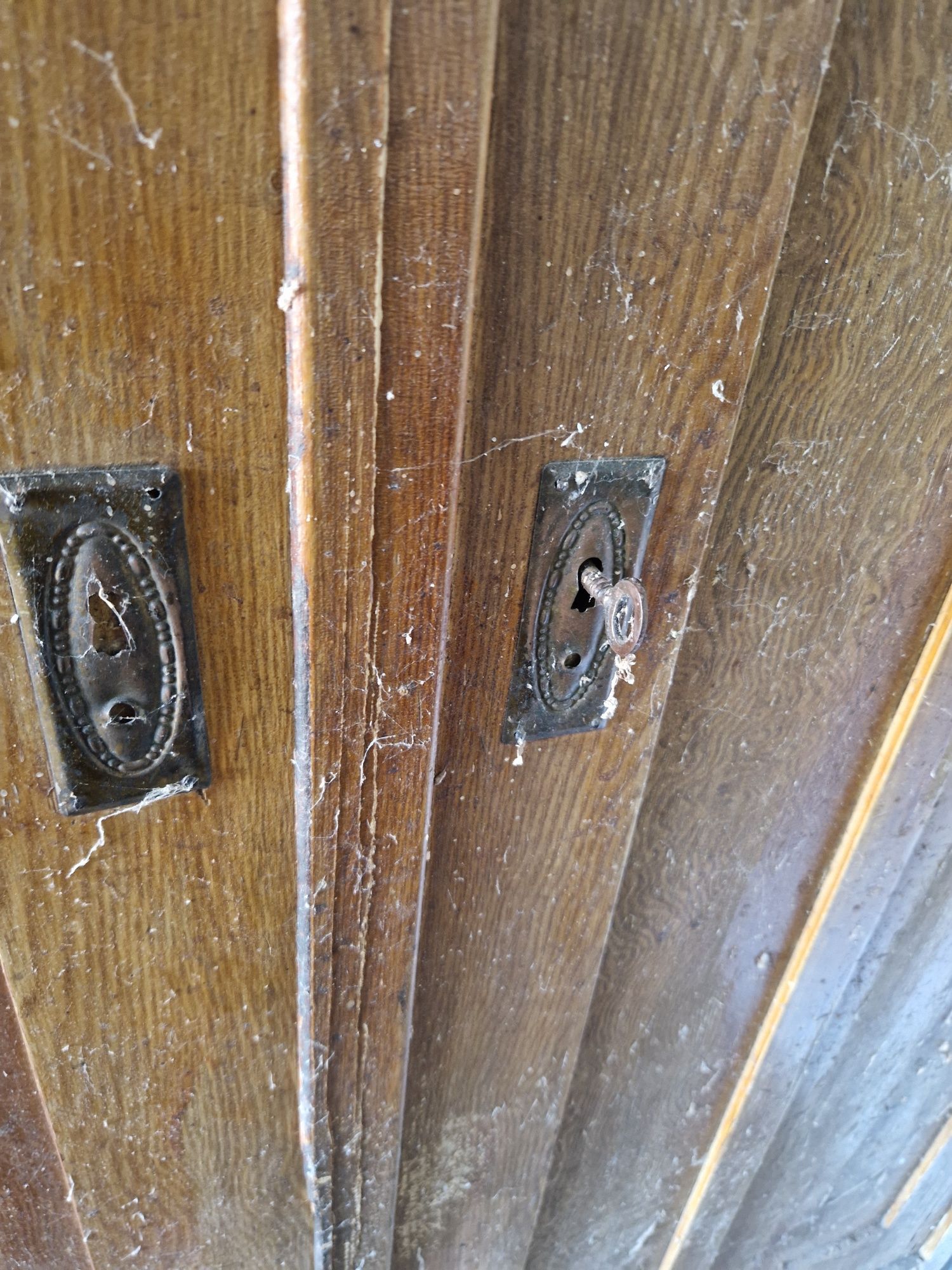 Vand dulap vechi de 100 de ani lemn