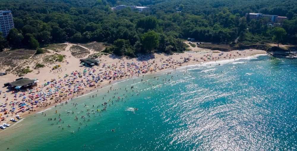 Бунгало , сред прохладна  гора, на 300 м от плажа в гр.Китен