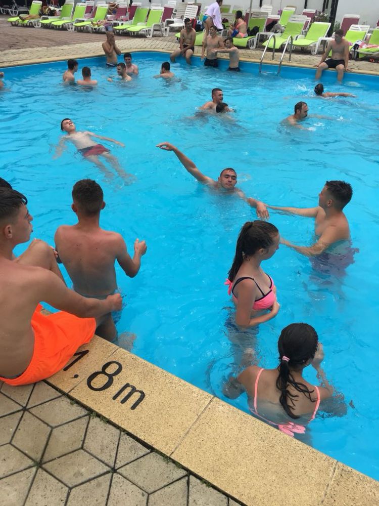 Piscină si teren de vanzare in centru ( Barlad) (persoana fizica )