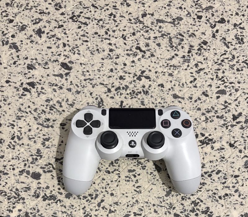 Controller PS4 alb