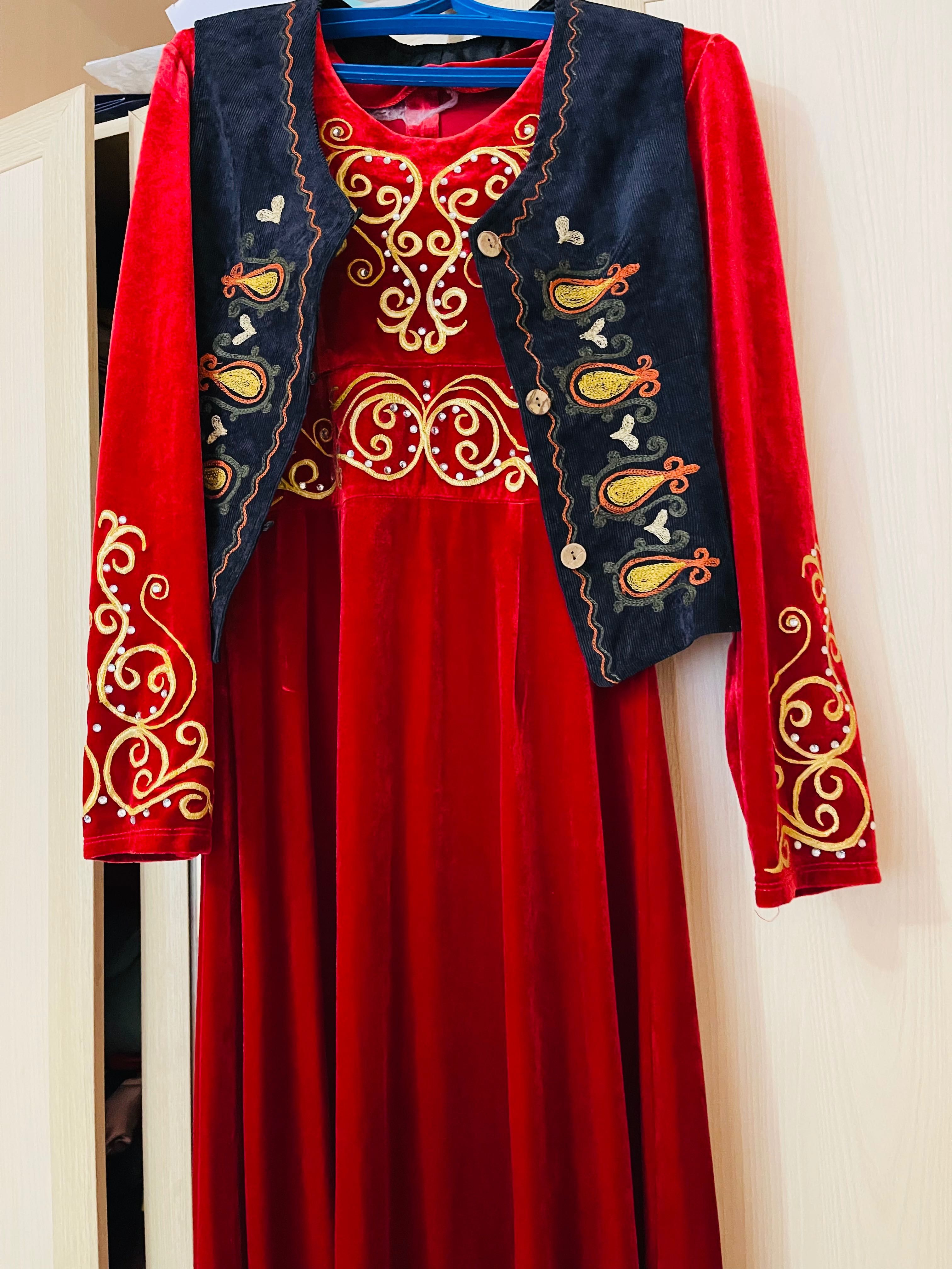 Камзол с платьем национальными узорами, на кыз узату