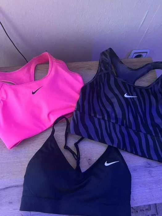 Спортни бюстиета на Nike XS/S
