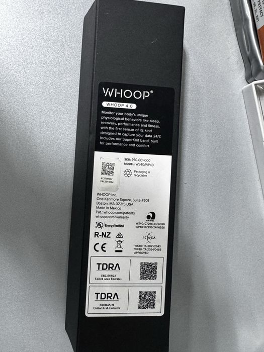 Whoop /4.0/ 1 год подписка есть.