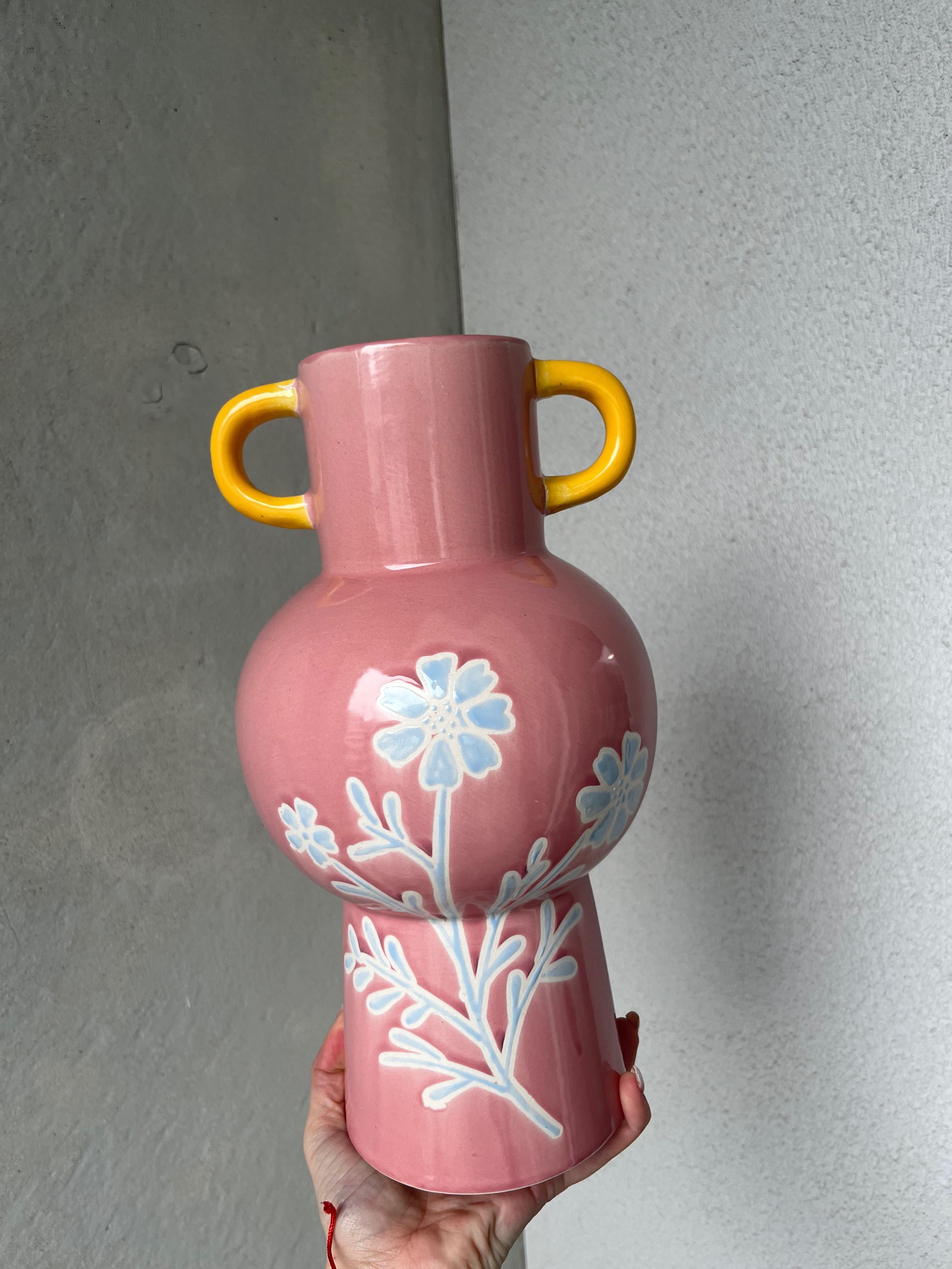 Нова керамична ваза в ретро стил